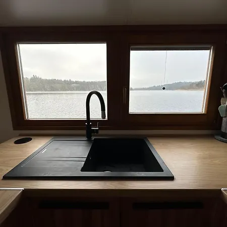Luxury Houseboat, Castle *