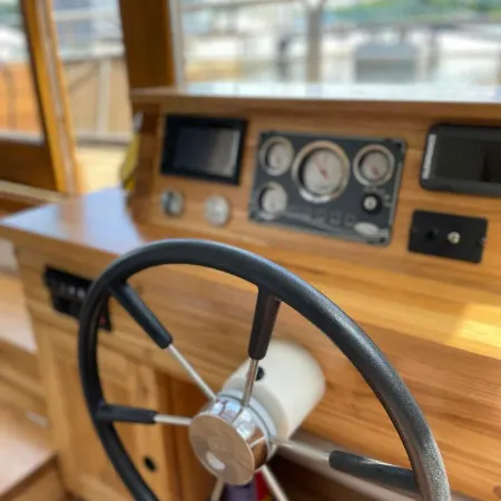 Luxury Houseboat, Castle Botel