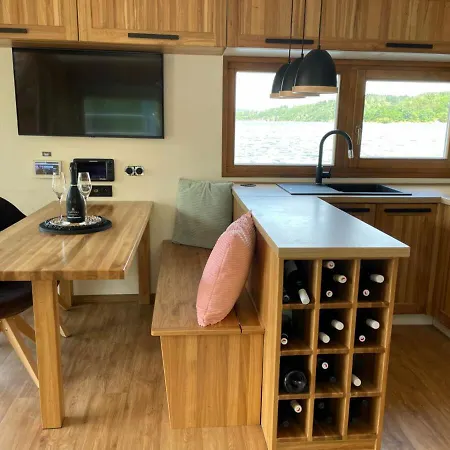 Luxury Houseboat, Castle Orlik