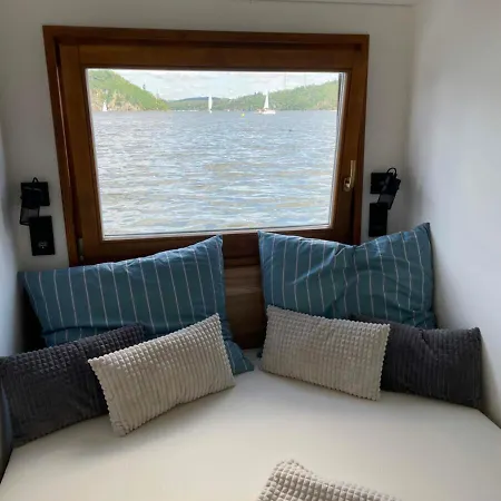 Luxury Houseboat, Castle Botel