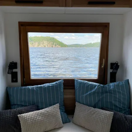Luxury Houseboat, Castle Orlik