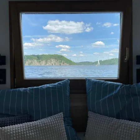 Botel Luxury Houseboat, Castle