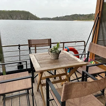 Luxury Houseboat, Castle Tekne