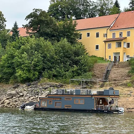 Luxury Houseboat, Castle *