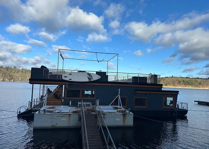 Luxury Houseboat, Castle Hotel en barco