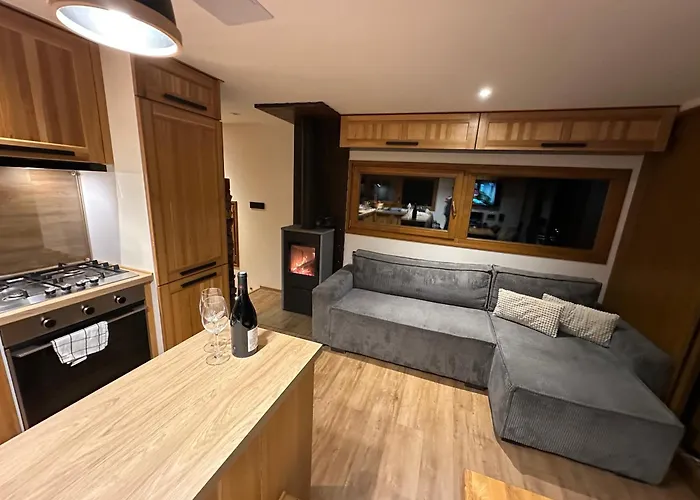 Hotel en barco Luxury Houseboat, Castle Orlík