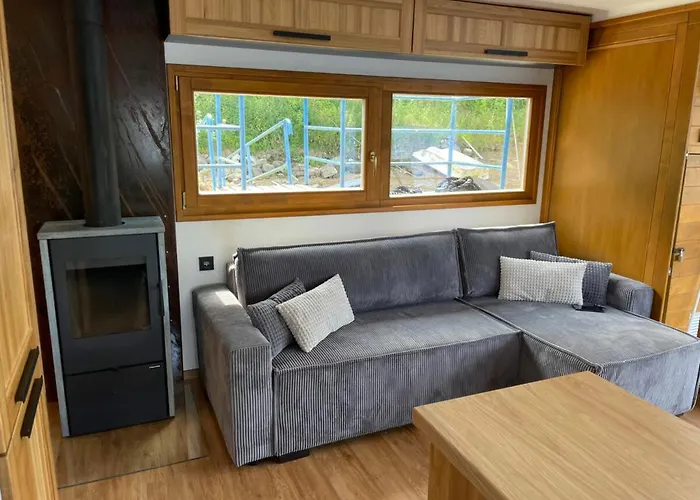 Hotel en barco Luxury Houseboat, Castle *