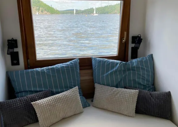 Luxury Houseboat, Castle Hotel en barco