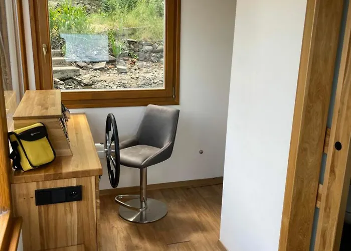 Luxury Houseboat, Castle Orlík